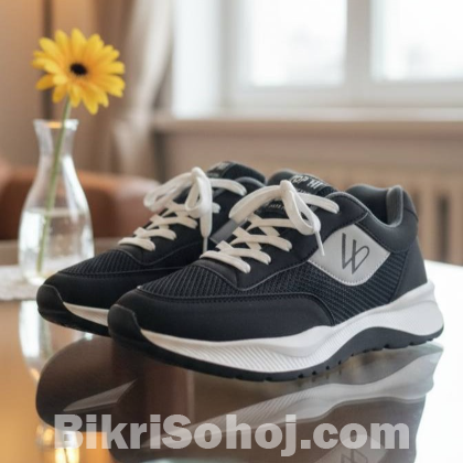 Sneakers 2026 ww White and Black TreadVibe 202